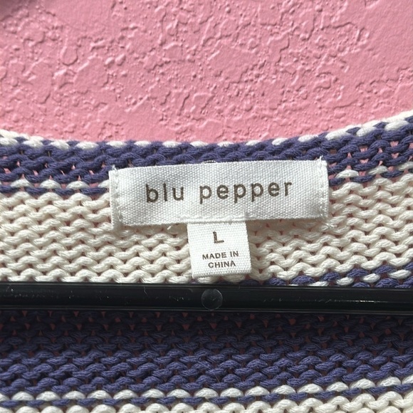 BLU PEPPER Blue/White Stripe Cropped Knit Slouchy Sweater Size L - Picture 4 of 5